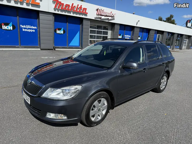 Myydään Just besiktad Skoda Octavia bensin Automat