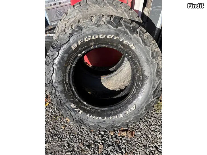 Säljes 2x 235/75R15 All-Terrain