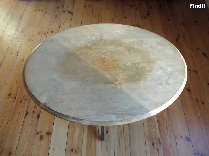 Säljes Antikt soffbord