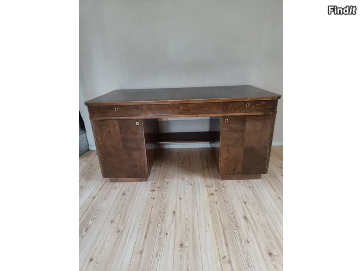 Säljes Antikt skrivbord