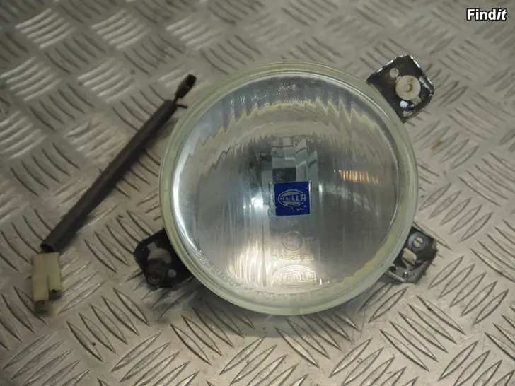 Myydään Volkswagen Golf II 84-85 kaukovalo umpio oikea 301131040