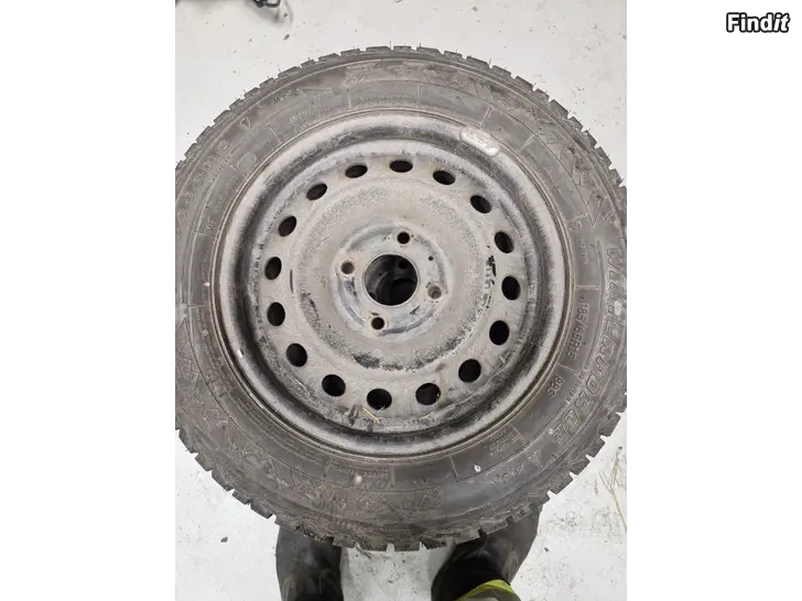 Myydään 2st vinterdäck 185/65R15