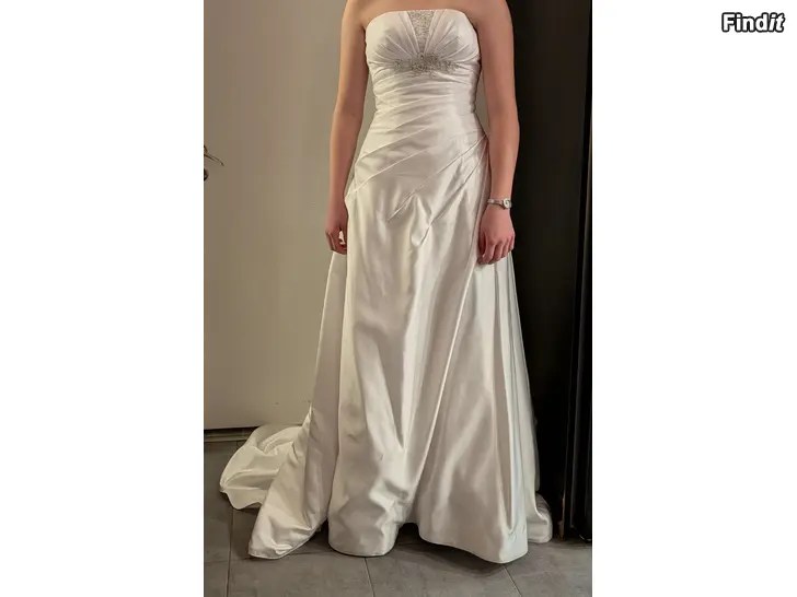 Säljes Brudklänning