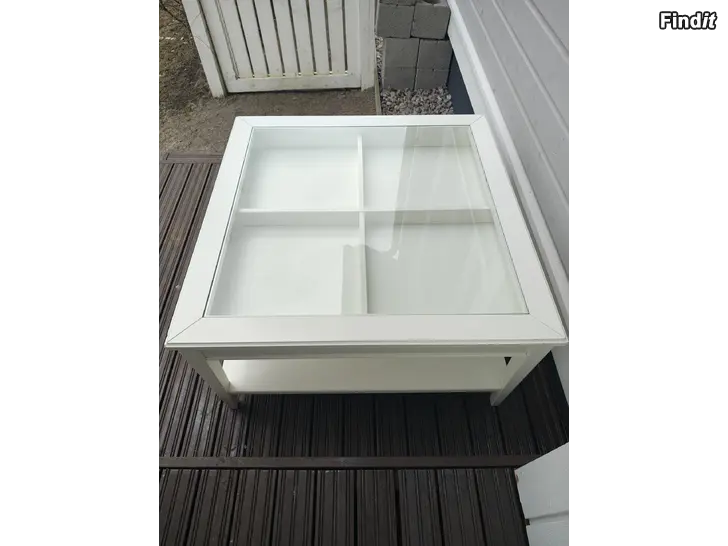 Bortges Olohuoneen pöytä