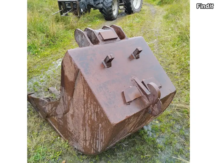 Säljes 90 cm tandad skopa ntp 10