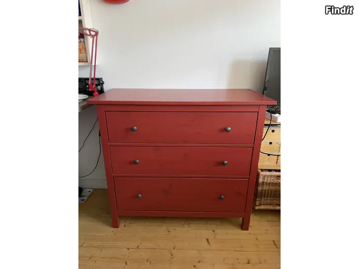 Myydään Röd IKEA Hemnes byrå