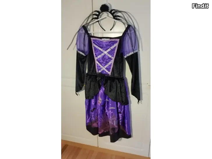 Myydään Halloween mekko koko 140 ja hämähäkkipanta  -hinta 10e