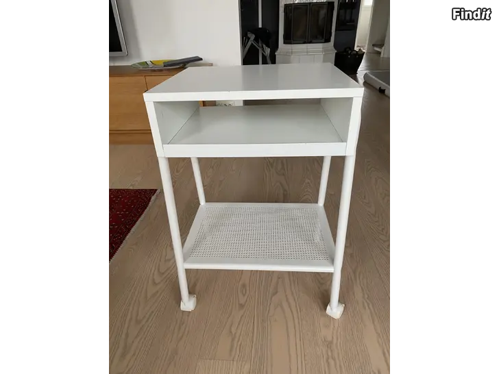 Säljes Nattduksbord
