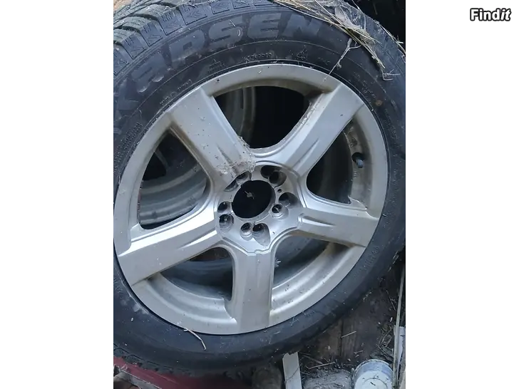 Säljes 4 st 16 aluminium hjul till en Passat