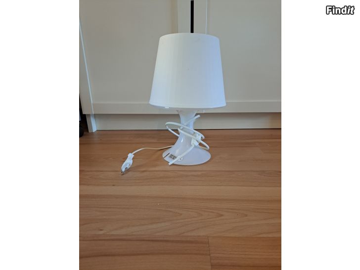 Säljes Lampa från Ikea