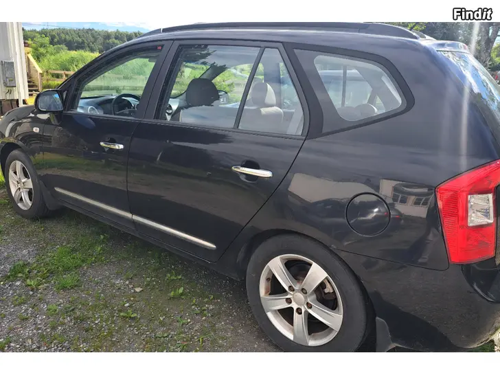 Säljes Kia Carens 7-sits 2007 familjebil
