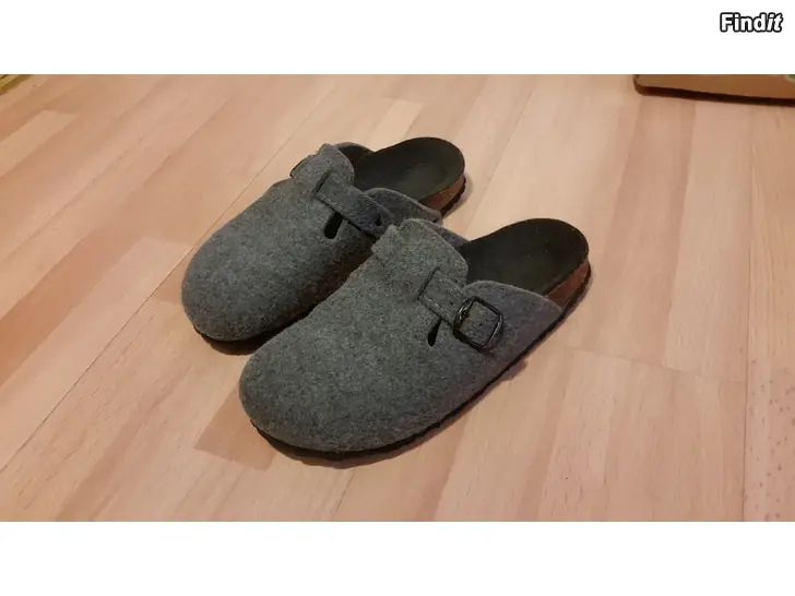 Myydään Harmaat tossut -huopakengät -hinta 3e