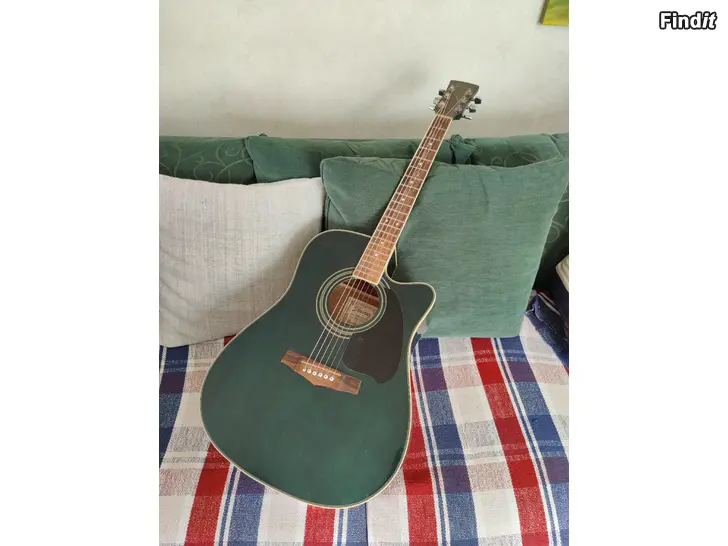 Myydään Kitara  Gitarr