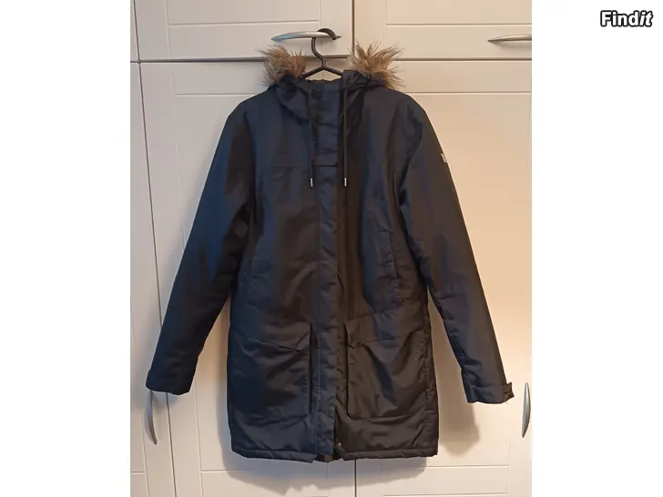 Myydään Helly Hansen talvitakki/parkatakki