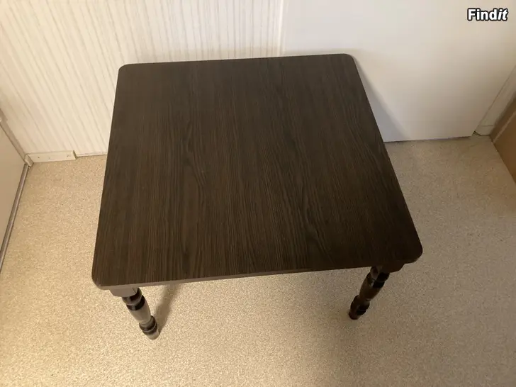 Säljes soffbord