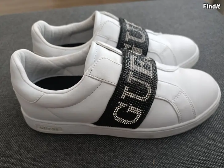 Säljes Guess kengät 39
