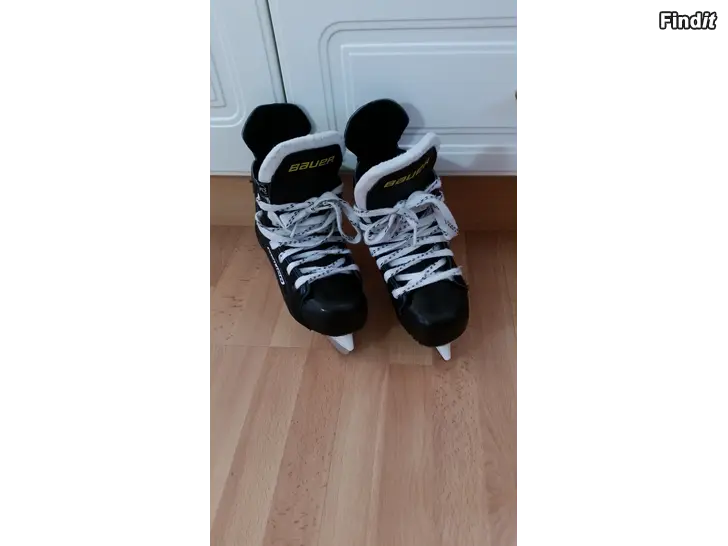 Myydään luistimet Bauer Supreme s140 koko 31 20e