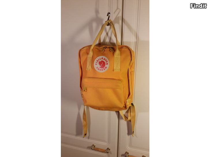 Myydään Fjällräven Kånken reppu pieni keltainen 10e
