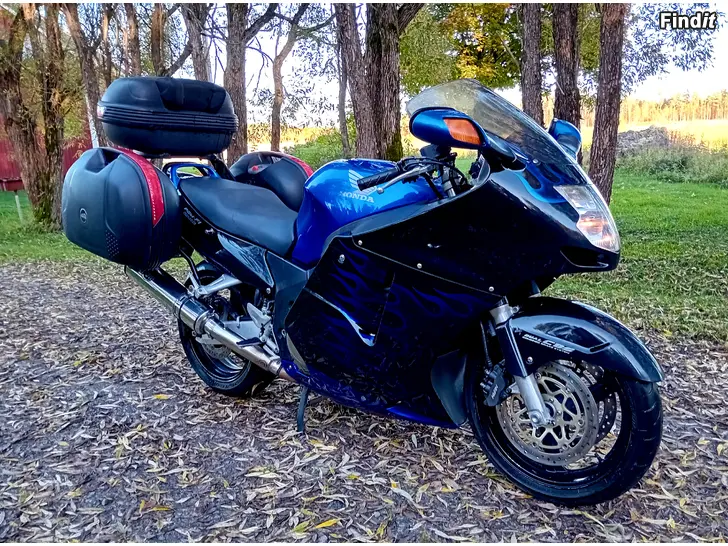 Myydään Honda CBR 1100 Superblackbird
