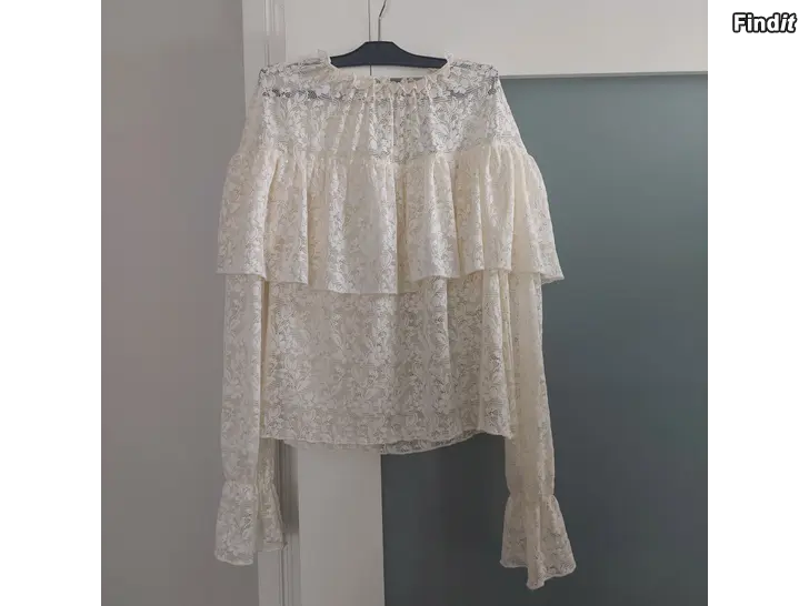 Myydään Pitsipaita xs