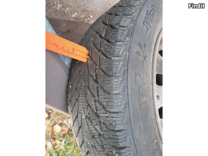 Myydään Renault Megane 2 talvirenkaat, kitka 195/65-15