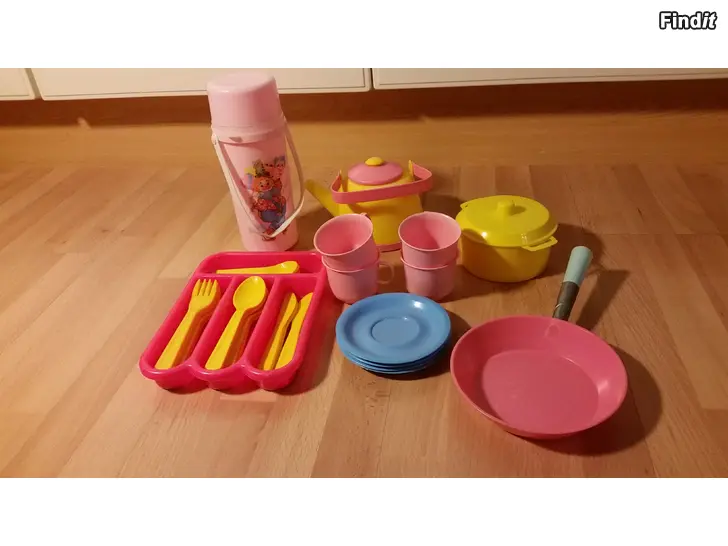 Säljes Leikkiastiat muovia 10e