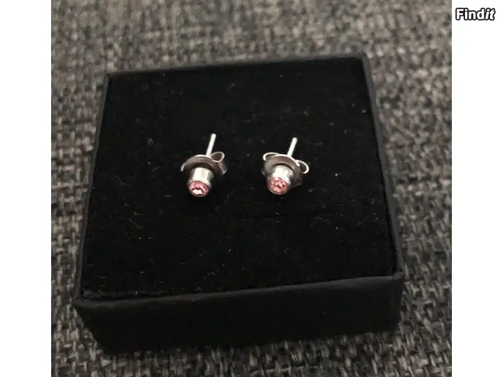 Myydään Hopea korvakorut vaaleanpunaisella kivellä