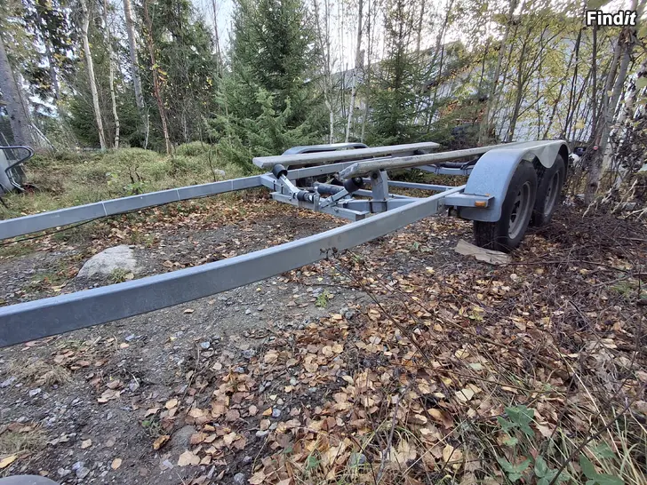 Myydään båttrailer