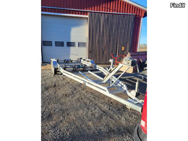 Myydään AKU 2500 VT BÅTTRAILER NYBESIKTAD