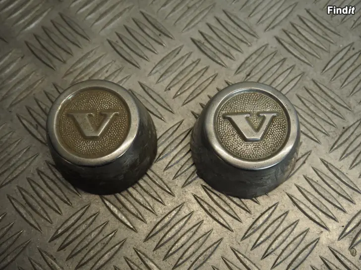 Myydään Volvo vanteen keskikuppi