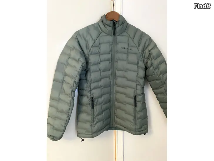 Myydään Peak performance xs