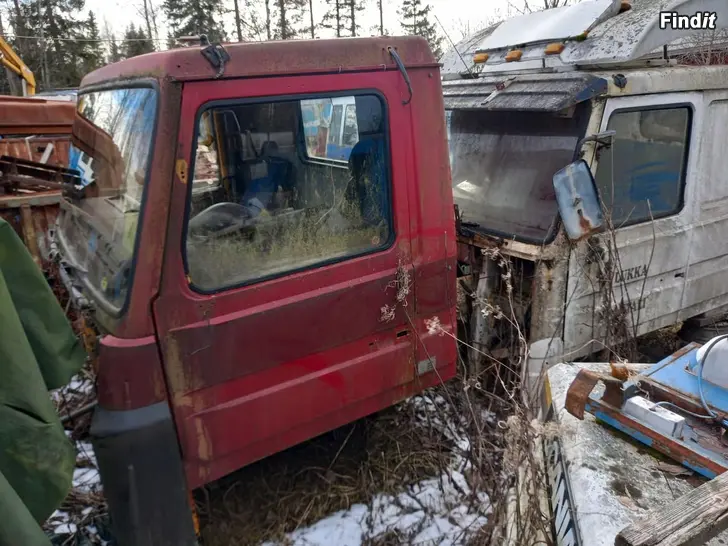 Myydään Scania 2-3 sarjan hytteja ja niiden osia