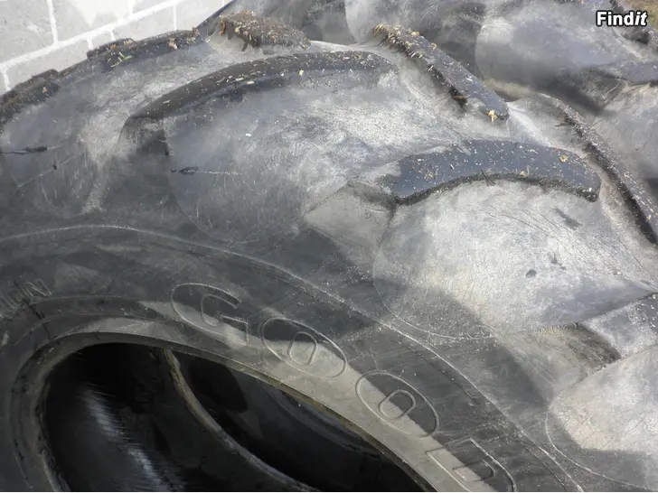 Myydään Traktorin renkaat Goodyear 13.6R24
