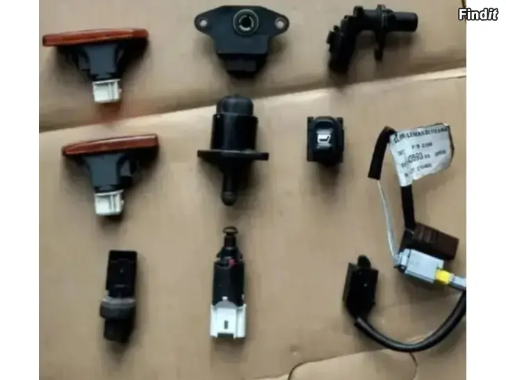 Myydään Tyhjäkäyntianturi kampiakselinanturi kaasuläpäanturi välijäähdytin