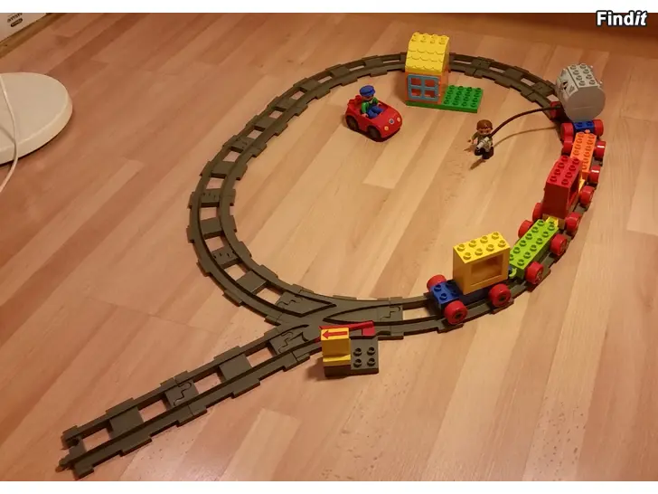 Myydään Lego Duplo junarata tarvikkeineen -22e