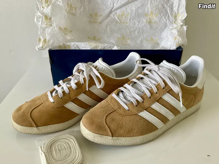 Myydään Adidas Originals Gazelle vapaa-ajan kengät koko 42 uutta vast
