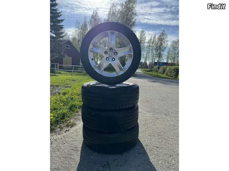 Säljes Fälgar med däck R17