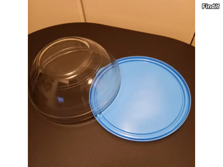 Myydään Lasikulho kannella/ 2,4l