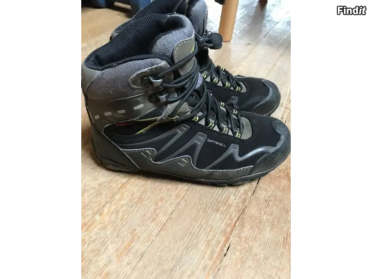 Myydään Lasten talvikengät,koko 32