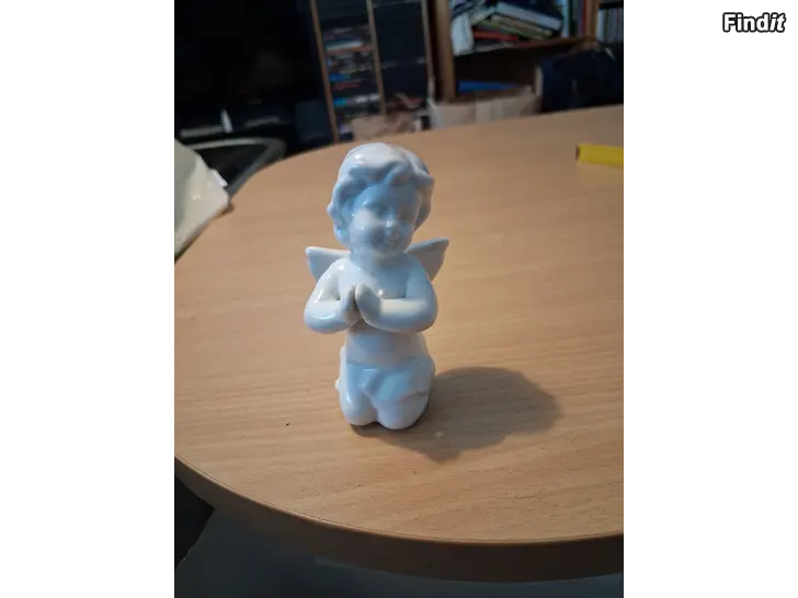 Säljes Ängel I porslin
