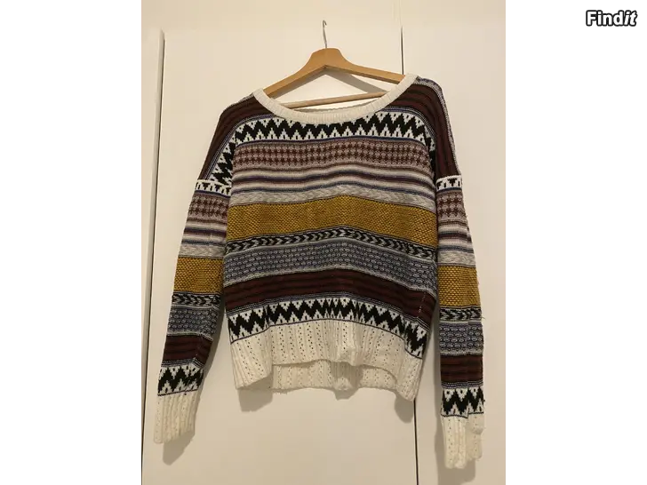 Myydään Värikäs Neule