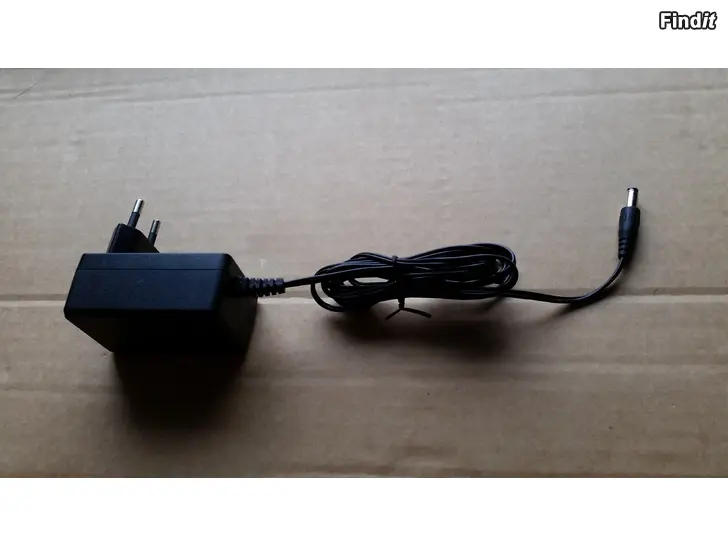 Myydään Battery Charger - latauslaite 32V 500mA 16W 5e