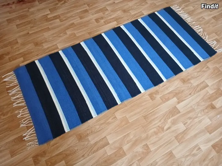 Myydään Raidallinen matto 180x74cm
