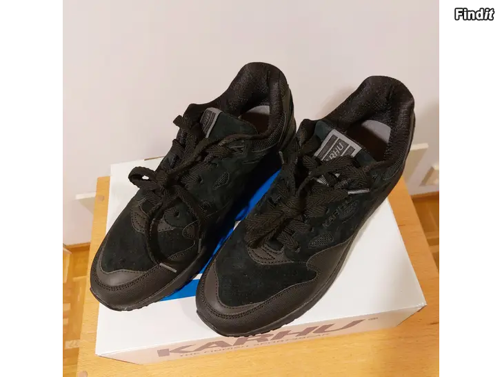Myydään Karhu Legacy 96 tennarit