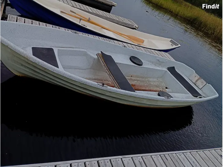 Myydään Bella ponttooneilla siisti kunto 390cm pituus 140cm leveys