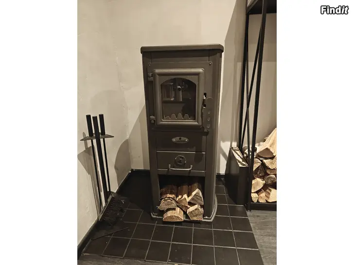 Säljes AINOLA kevyt takka