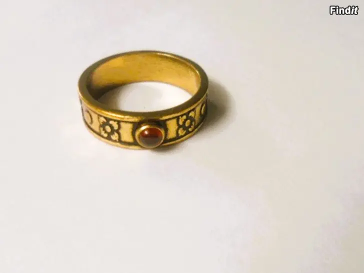 Myydään Kalevala Pyhä Birgitta sormus koko 20-20,5 pronssi