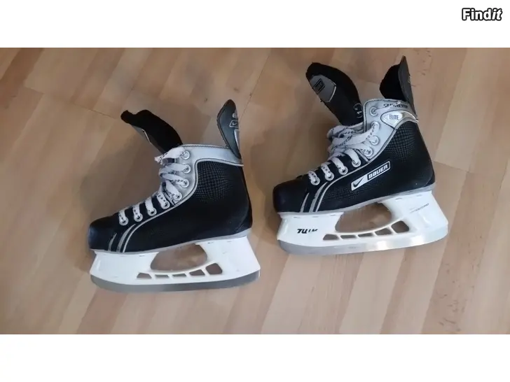 Myydään Bauer Supreme Elite Jr lasten luistimet koko 33.5  -hinta 20e