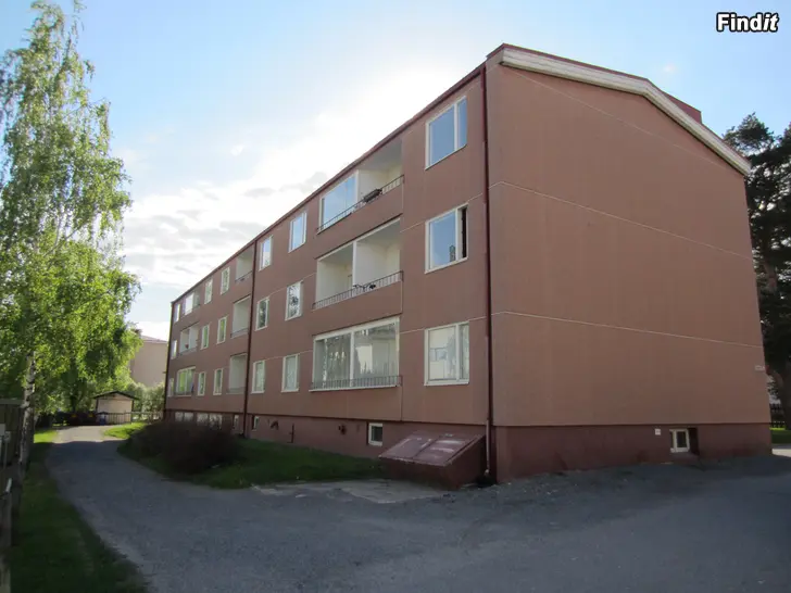 Uthyres 3r + k + inglasad balkong 62m2 uthyres