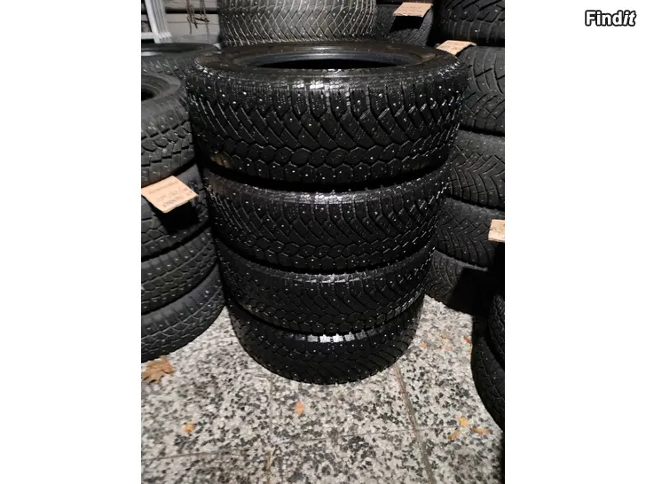 Myydään 17 Nastarenkaat SUV